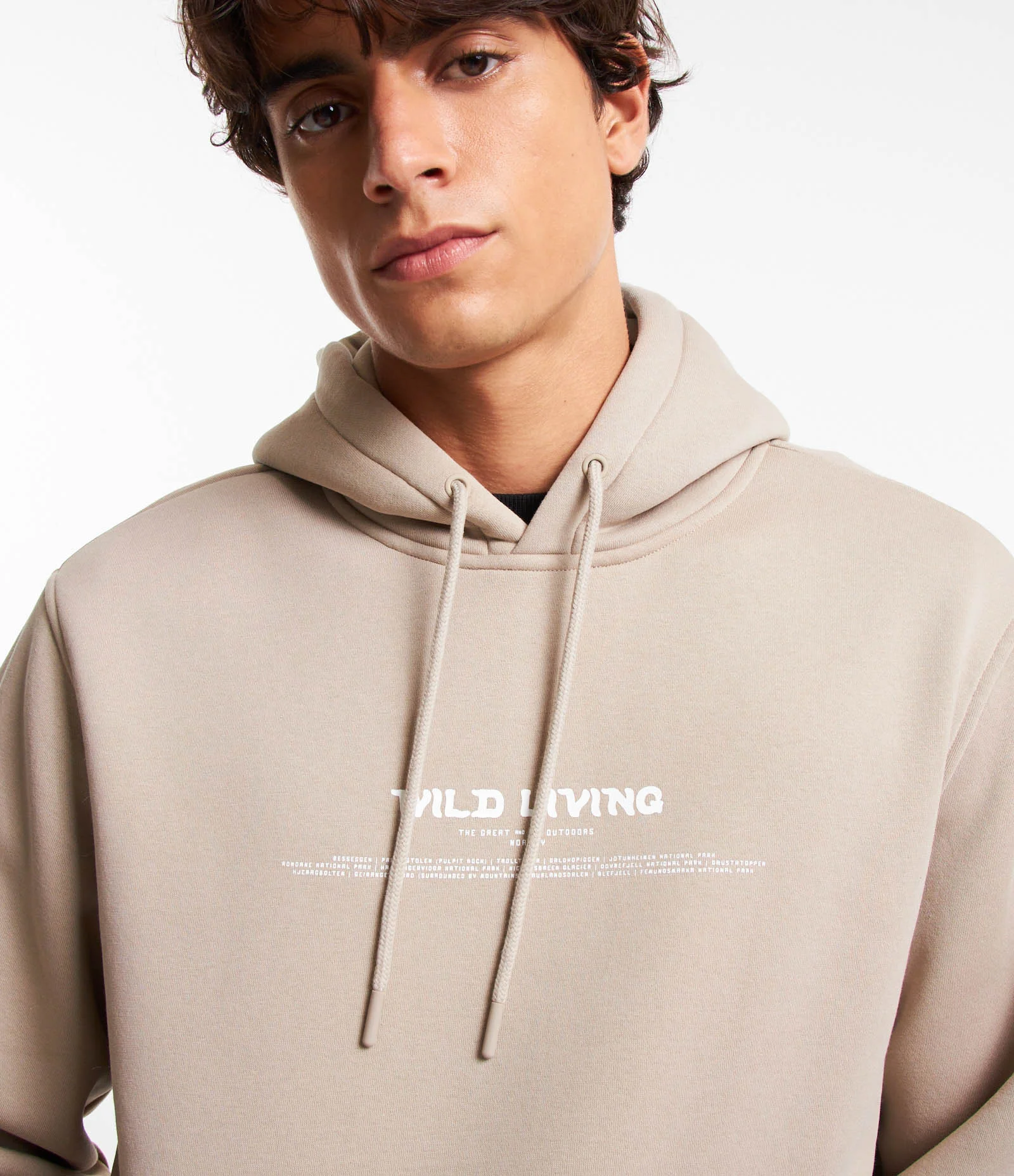Blusão em Moletom com Capuz e Lettering Wild Living Bege